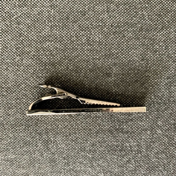 Tie Bar - Picture 2 of 3